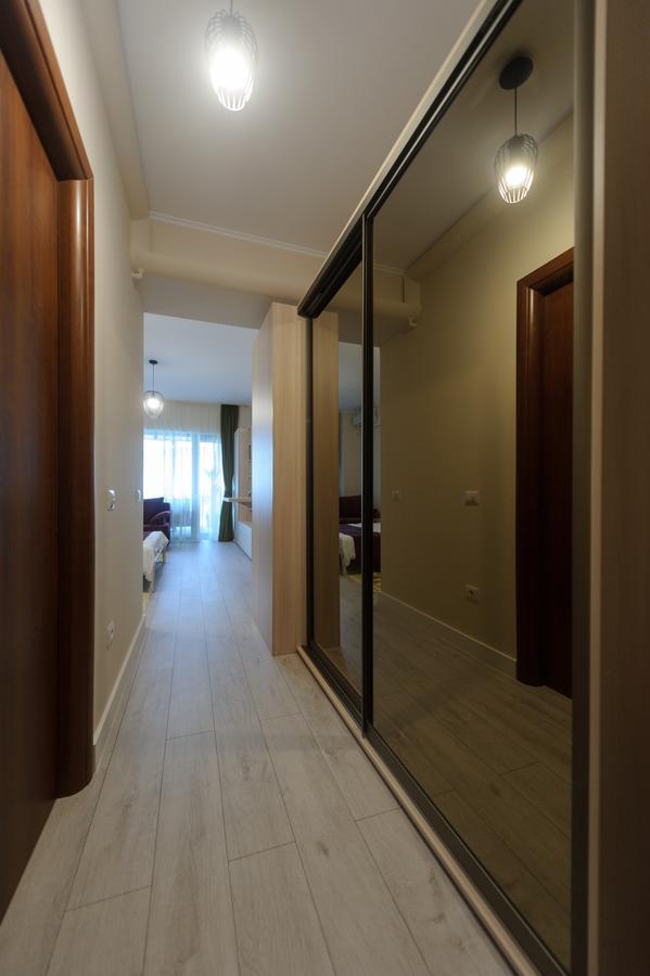 Studio Apartment *